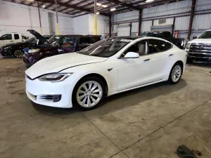 Tesla Model S 2016