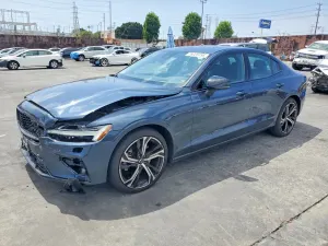 Volvo S60 2.0L 4 2025