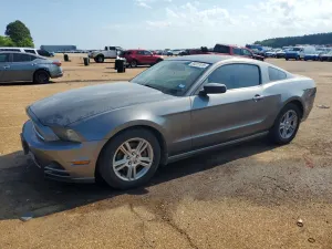 Ford Mustang 3.7L 6 2014
