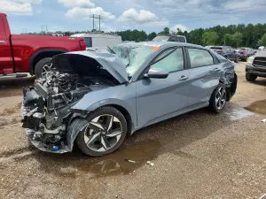 Hyundai Elantra 2.0L 4 2023