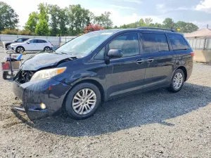 Toyota Sienna 3.5L 6 2015