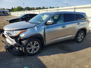 Toyota Highlander 3.5L 6 2015