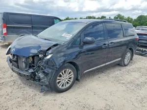 Toyota Sienna 3.5L 6 2015