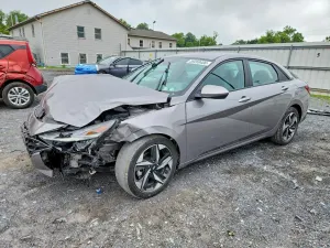 Hyundai Elantra 2.0L 4 2023