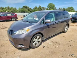 Toyota Sienna 3.5L 6 2011