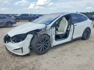 Tesla Model X 2022