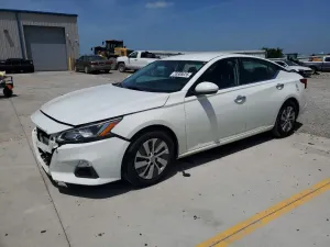 Nissan Altima 2.5L 4 2020