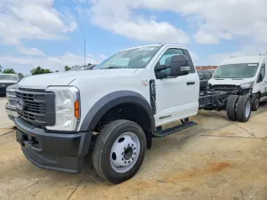 Ford F550 6.7L 8 2024