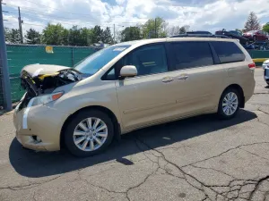 Toyota Sienna 3.5L 6 2011