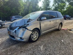 Toyota Sienna 3.5L 6 2014