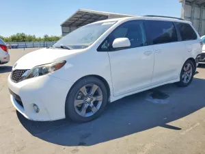 Toyota Sienna 3.5L 6 2011
