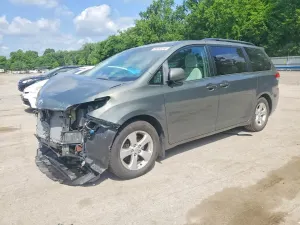 Toyota Sienna 3.5L 6 2013