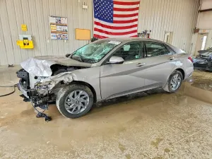 Hyundai Elantra 2.0L 4 2024