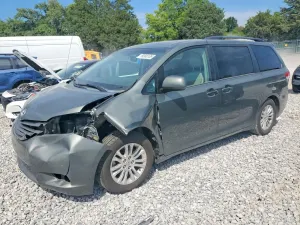 Toyota Sienna 3.5L 6 2014