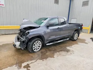 Toyota Tundra 5.7L 8 2020
