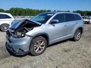 Toyota Highlander 3.5L 6 2016