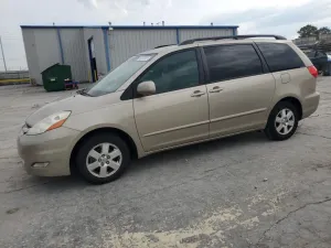 Toyota Sienna XLE 3.5L 6 2010