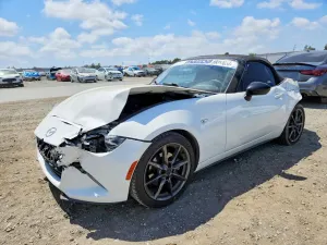 Mazda MX-5 (Miata) 2.0L 4 2016
