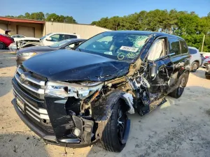 Toyota Highlander 3.5L 6 2017