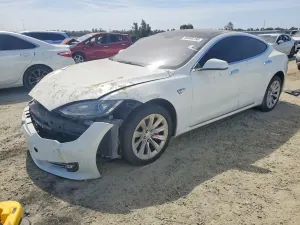 Tesla Model S 2014