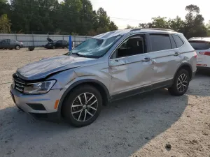 Volkswagen Tiguan SE 2.0L 4 2021