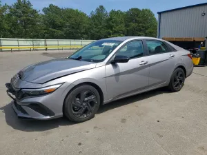 Hyundai Elantra 2.0L 4 2026