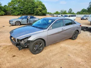 Hyundai Elantra 2.0L 4 2022