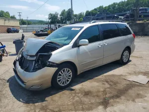 Toyota Sienna 3.5L 6 2010