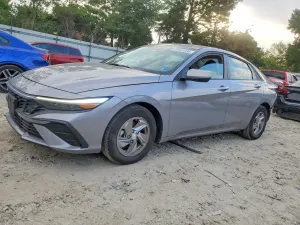 Hyundai Elantra 2.0L 4 2025