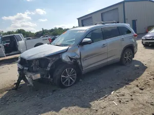 Toyota Highlander 3.5L 6 2017