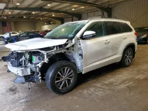 Toyota Highlander 3.5L 6 2017