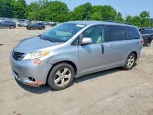 Toyota Sienna 3.5L 6 2011
