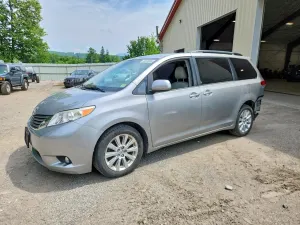 Toyota Sienna 3.5L 6 2014
