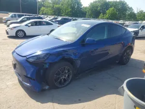 Tesla Model Y 2025