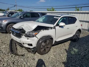 Volvo XC40 2.0L 4 2021