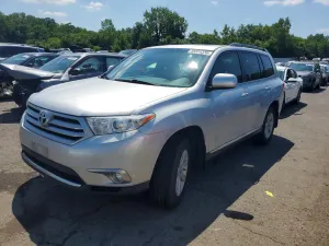 Toyota Highlander 3.5L 6 2013