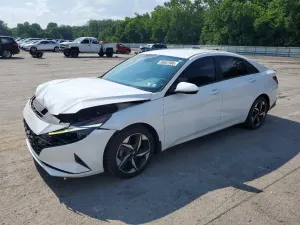 Hyundai Elantra 2.0L 4 2023