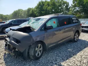 Toyota Sienna 3.5L 6 2017