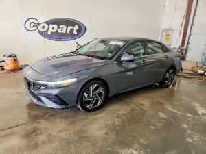 Hyundai Elantra 2.0L 4 2025