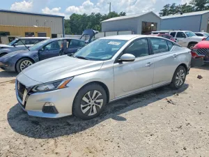 Nissan Altima 2.5L 4 2021