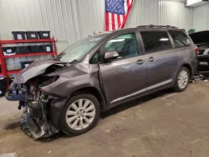 Toyota Sienna 3.5L 6 2015