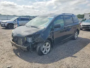 Toyota Sienna 3.5L 6 2014