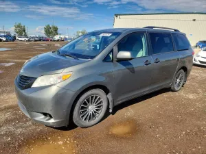 Toyota Sienna 3.5L 6 2011