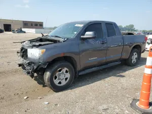 Toyota Tundra DOUBLE CAB SR5 4.6L 8 2011