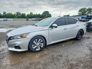 Nissan Altima 2.5L 4 2020