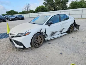 Toyota Camry 2.5L 4 2024