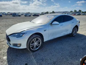 Tesla Model S 2013