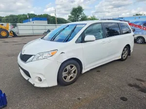 Toyota Sienna 3.5L 6 2011