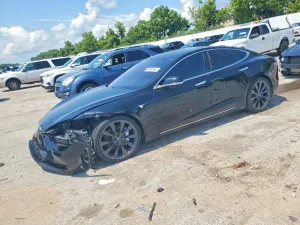 Tesla Model S 2021