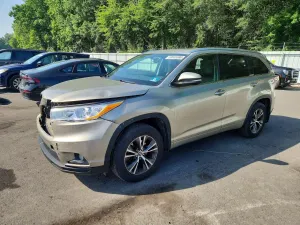 Toyota Highlander 3.5L 6 2016